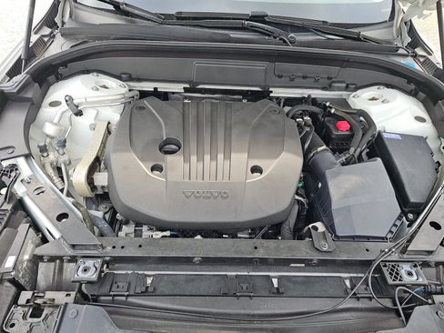 Used 2023 Volvo XC60 B5 Core FWD image 17