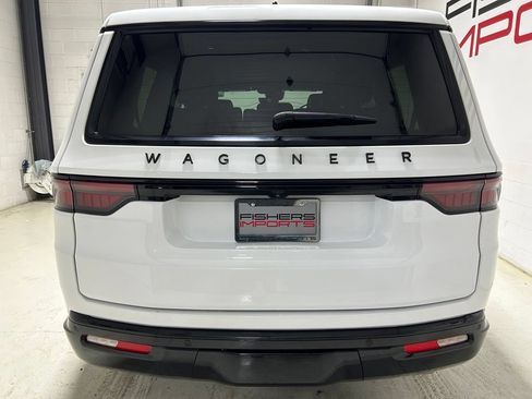 Used 2024 Jeep Wagoneer Series II AWD/4WD image 6