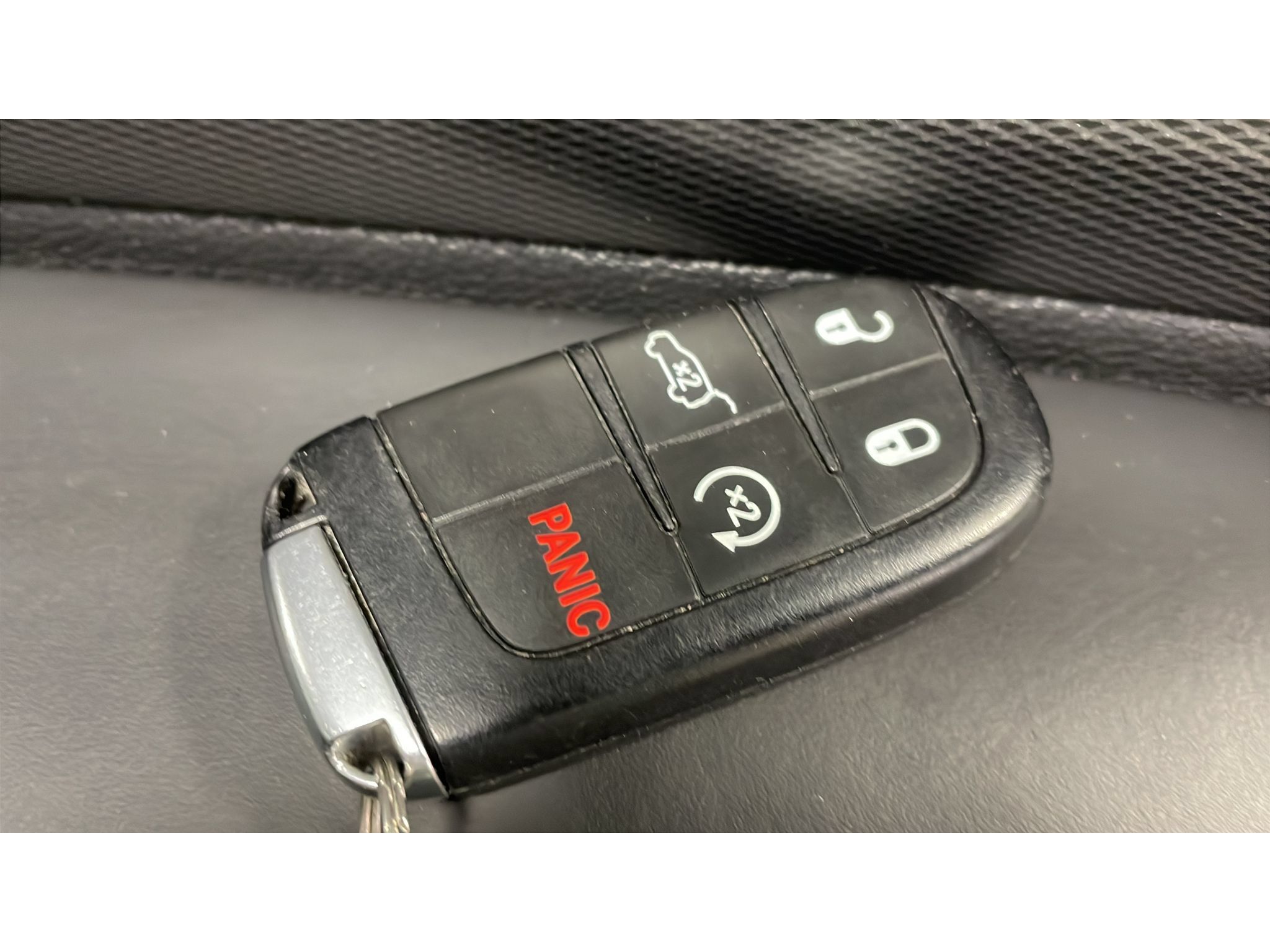 Used 2023 Dodge Durango R/T w/ Tow 'N Go Package AWD/4WD image 21