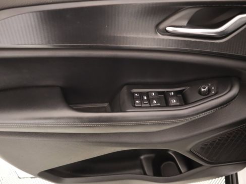 Used 2024 Jeep Grand Cherokee L Laredo image 16