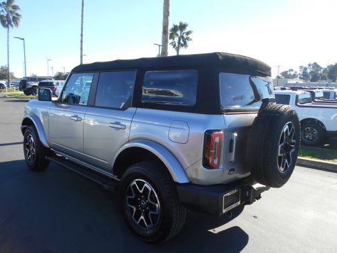 Used 2021 Ford Bronco Outer Banks image 5