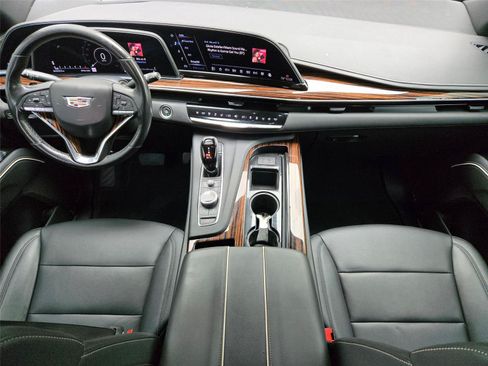 Used 2022 Cadillac Escalade Luxury AWD/4WD image 12