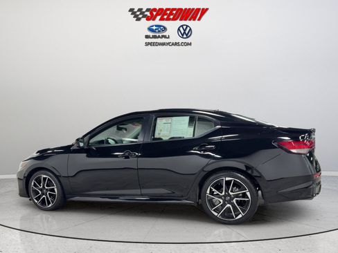 Used 2025 Nissan Sentra SR FWD image 9