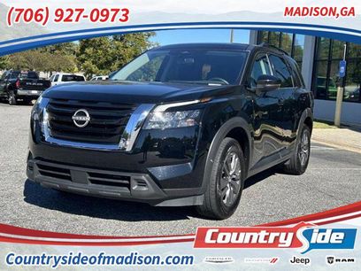 Used 2025 Nissan Pathfinder SV