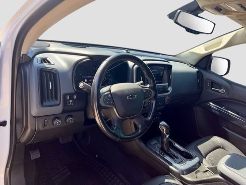 Used 2022 Chevrolet Colorado Z71 w/ Safety Package AWD/4WD image 9