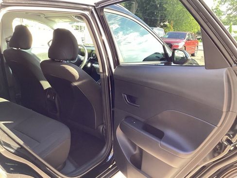 New 2025 Hyundai Kona SEL image 11