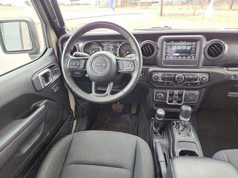 Used 2022 Jeep Gladiator Sport image 13