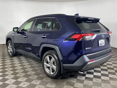 Used 2020 Toyota RAV4 Limited AWD/4WD image 4