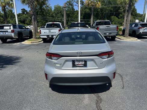 Used 2023 Toyota Corolla LE FWD image 9
