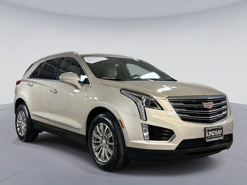 Used 2017 Cadillac XT5 Luxury w/ Driver Awareness Package image 9