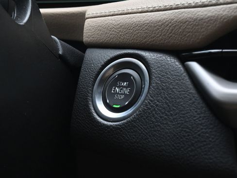 Used 2024 Cadillac XT4 Premium Luxury w/ Cold Weather Package FWD image 15
