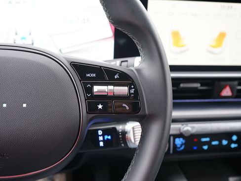 Used 2025 Hyundai Ioniq 6 SEL image 28