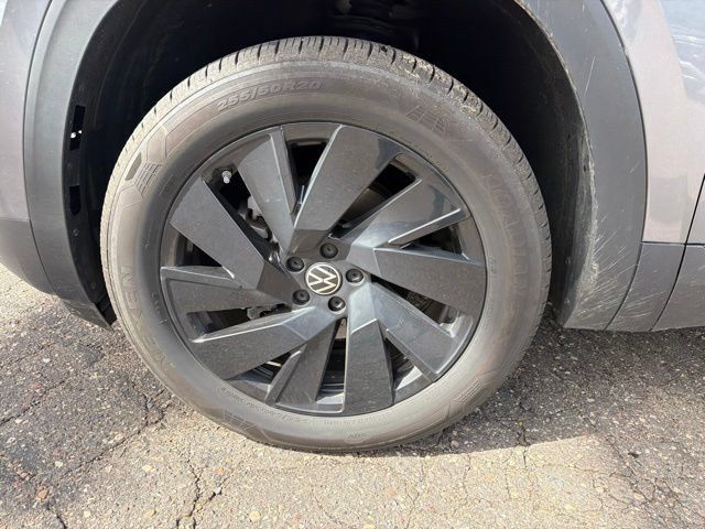 Certified 2025 Volkswagen Atlas SE AWD/4WD image 9