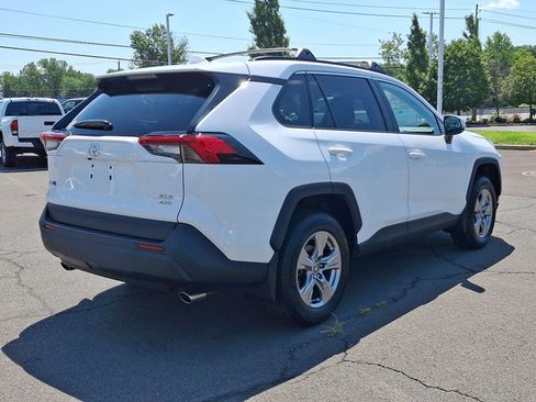 Used 2022 Toyota RAV4 XLE AWD/4WD image 25