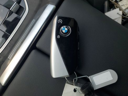 Used 2025 BMW X7 xDrive40i w/ M Sport Package image 32