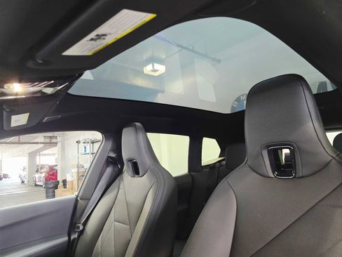 Used 2025 BMW iX M60 image 23