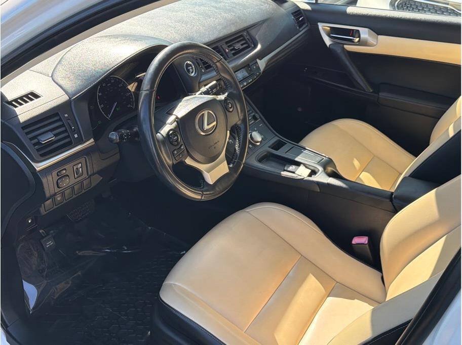 Used 2014 Lexus CT 200h FWD image 7