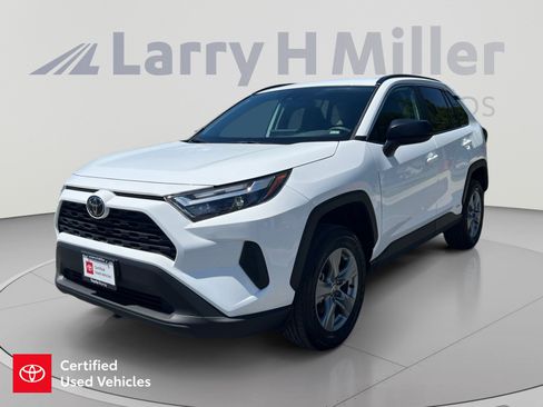 Used 2025 Toyota RAV4 LE AWD/4WD image 1