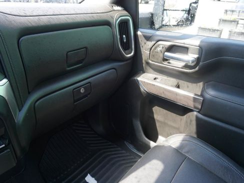 Used 2020 Chevrolet Silverado 2500 LTZ w/ Z71 Off-Road Package AWD/4WD image 24