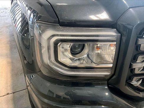 Used 2017 GMC Sierra 1500 SLT w/ All Terrain Package image 32