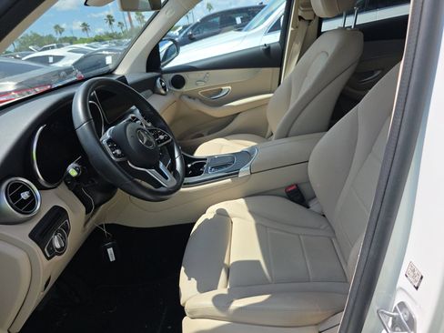 Used 2020 Mercedes-Benz GLC 300 image 8