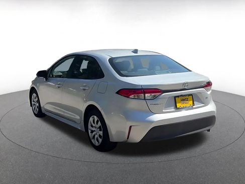 Used 2025 Toyota Corolla LE FWD image 11