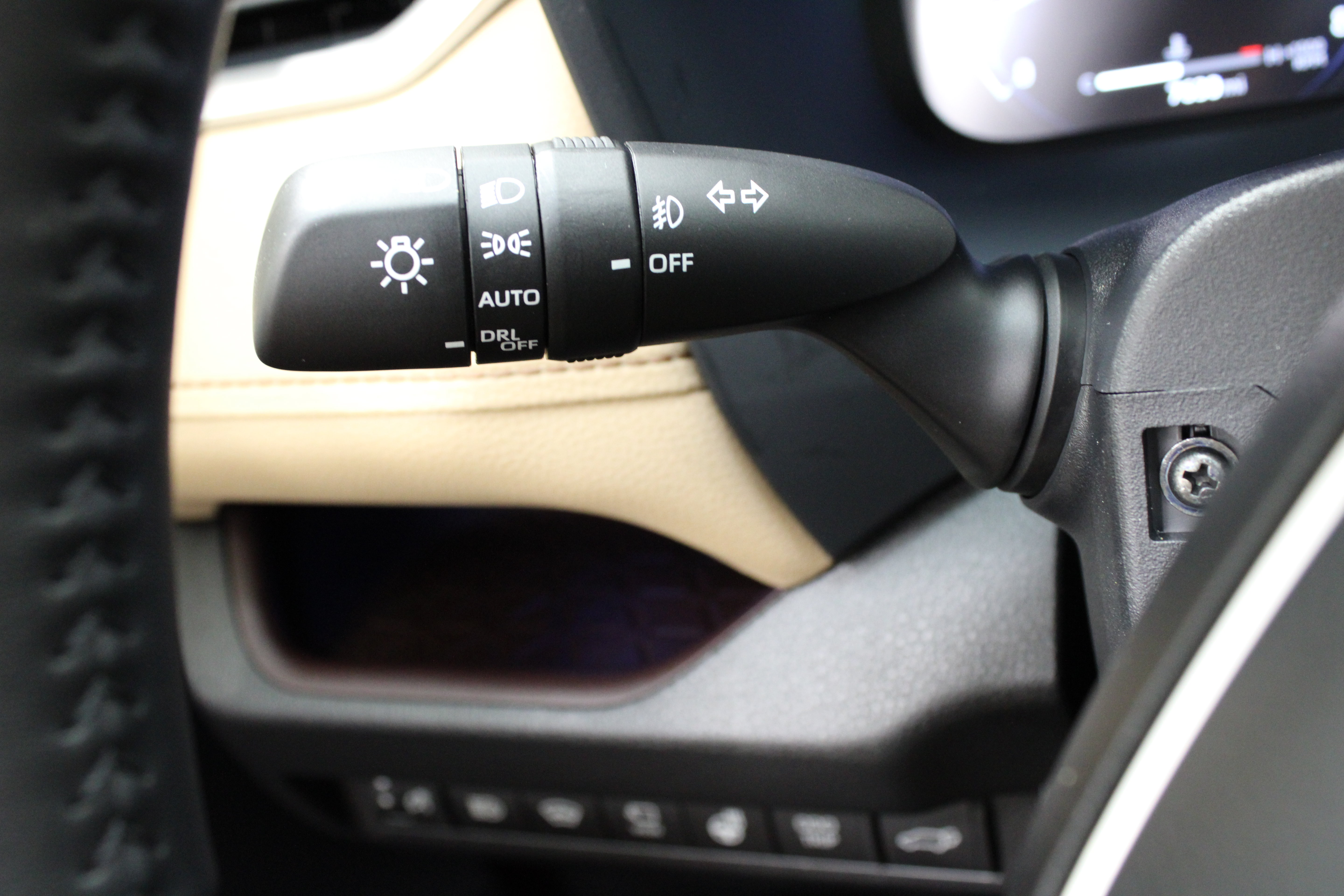 Certified 2025 Toyota RAV4 Limited w/ Advanced Technology Package AWD/4WD image 27