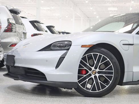 Used 2021 Porsche Taycan 4S image 2