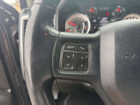 Used 2019 RAM 1500 Classic SLT w/ Luxury Group image 17