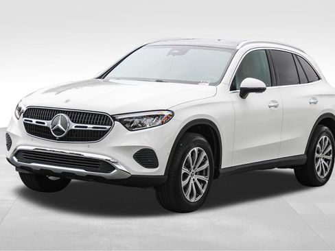 Certified 2026 Mercedes-Benz GLC 300 4MATIC image 3