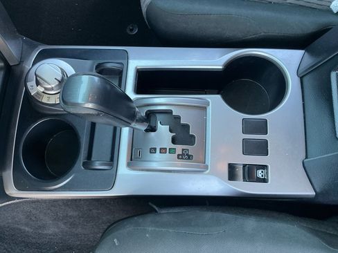 Used 2019 Toyota 4Runner SR5 AWD/4WD image 15