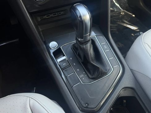 Used 2019 Volkswagen Tiguan SE FWD image 26