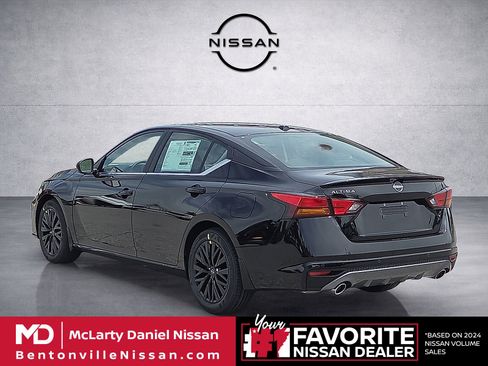 New 2026 Nissan Altima 2.5 SV FWD image 4