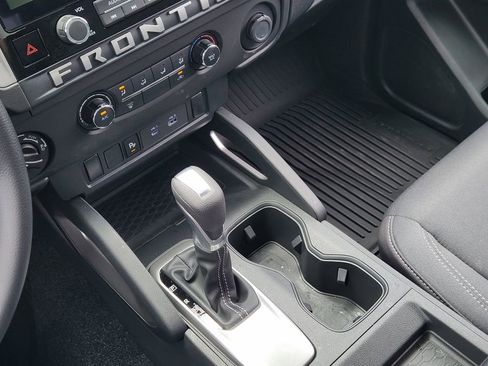 Certified 2025 Nissan Frontier SV AWD/4WD image 16