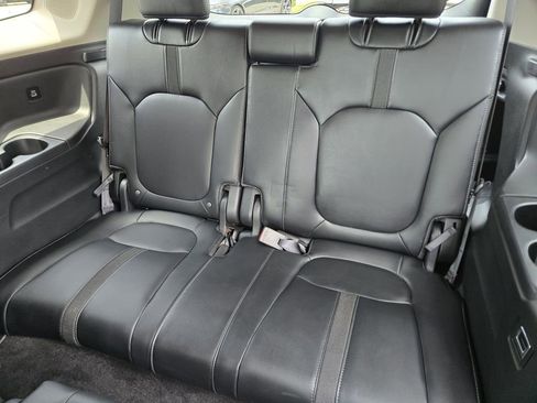 Certified 2023 Honda Pilot Touring image 19