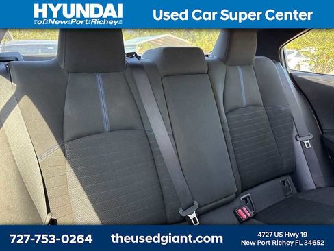 Used 2020 Toyota Corolla SE image 9