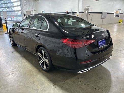 Used 2025 Mercedes-Benz C 300 4MATIC Sedan image 4
