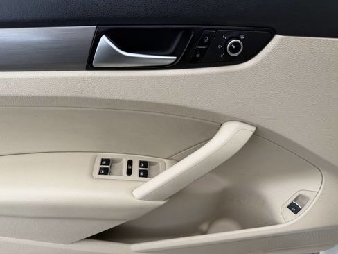 Used 2014 Volkswagen Passat TDI SE FWD image 28