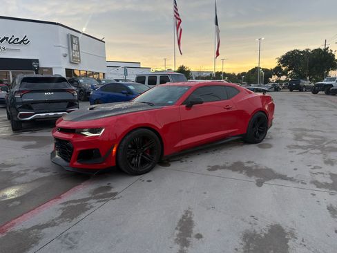 Used 2019 Chevrolet Camaro ZL1 RWD image 1
