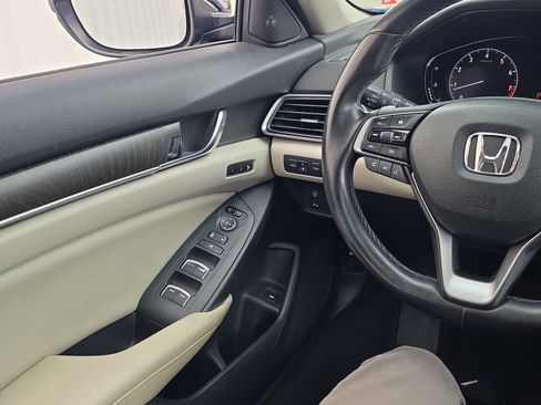 Used 2018 Honda Accord Touring image 26