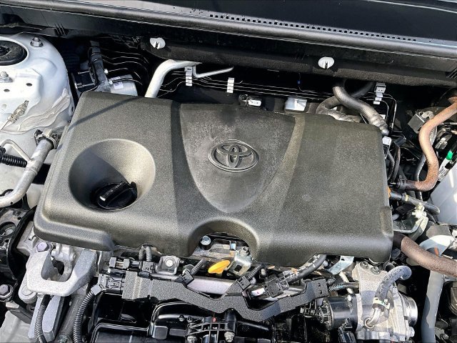 Used 2025 Toyota RAV4 XLE AWD/4WD image 33