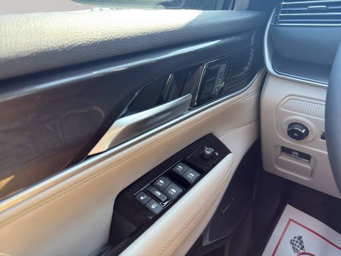 Used 2024 Jeep Wagoneer 4WD w/ Premium Group I image 22