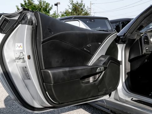 Used 2018 Chevrolet Corvette Z06 RWD image 38