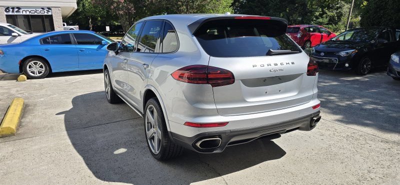 Used 2018 Porsche Cayenne Platinum Edition AWD/4WD image 3