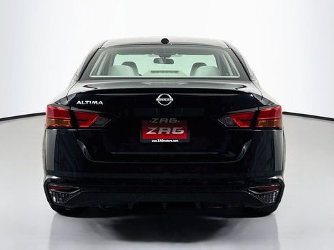 Used 2025 Nissan Altima 2.5 SV FWD image 4