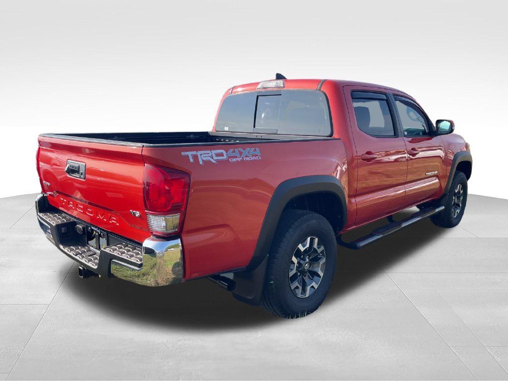 Used 2017 Toyota Tacoma TRD Off-Road w/ Tow Package (A/T) AWD/4WD image 5