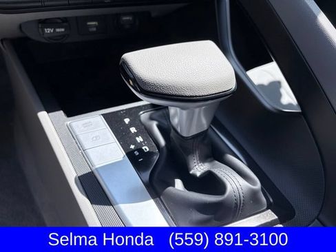 Used 2023 Hyundai Elantra SEL FWD image 18