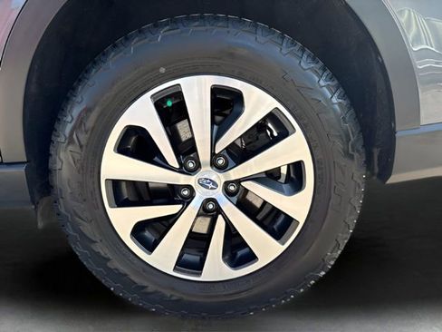 Used 2021 Subaru Outback Premium image 9