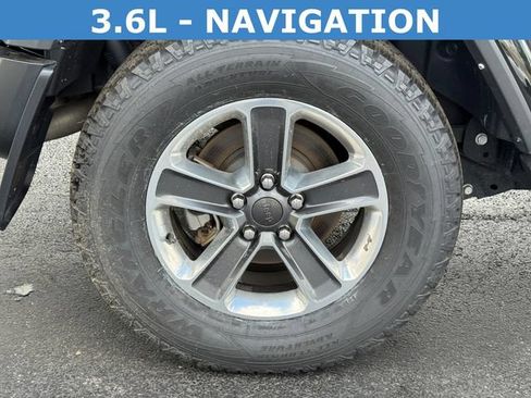 Used 2021 Jeep Wrangler Unlimited Sahara AWD/4WD image 12