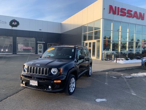 Used 2022 Jeep Renegade Latitude image 2